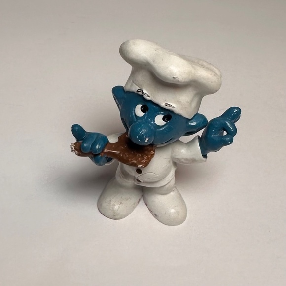 Vintage Baking Smurf Figurine Licking Spoon 1981 Schleich Peyo Portugal - Picture 3 of 9